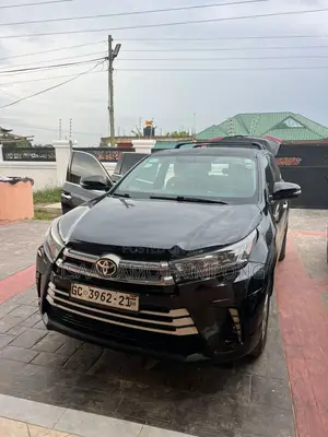 Toyota Highlander LE 4x2 (2.7L 4cyl 6A) 2018 Black