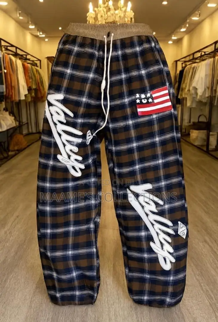 Simplistic Fashion Men's Plaid Print Long Jogger Pants /
