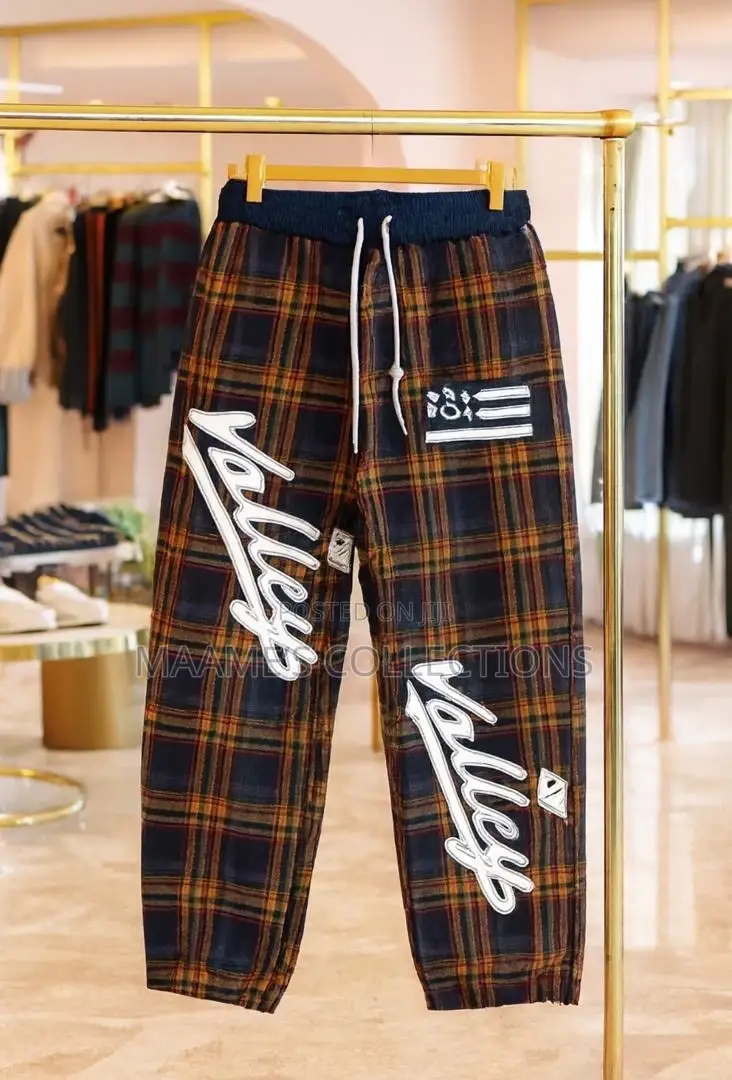Simplistic Fashion Men's Plaid Print Long Jogger Pants /