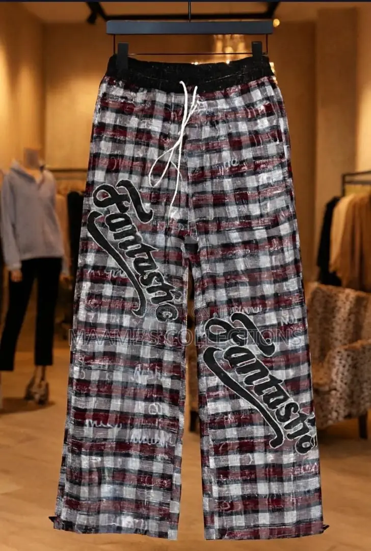 Simplistic Fashion Men's Plaid Print Long Jogger Pants /