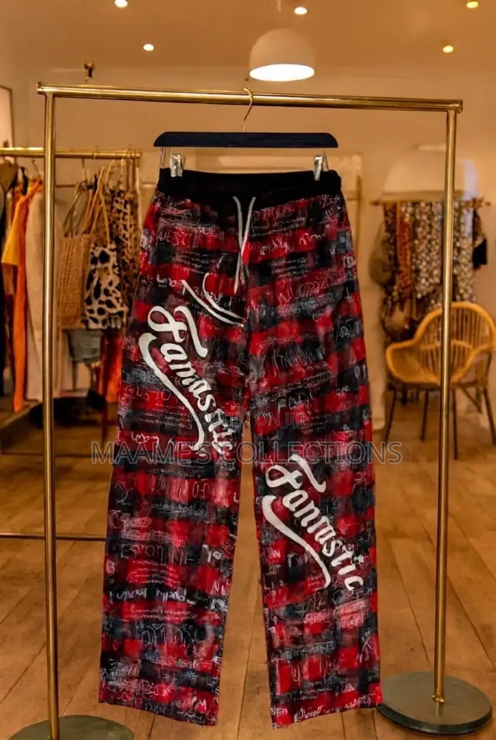 Simplistic Fashion Men's Plaid Print Long Jogger Pants /