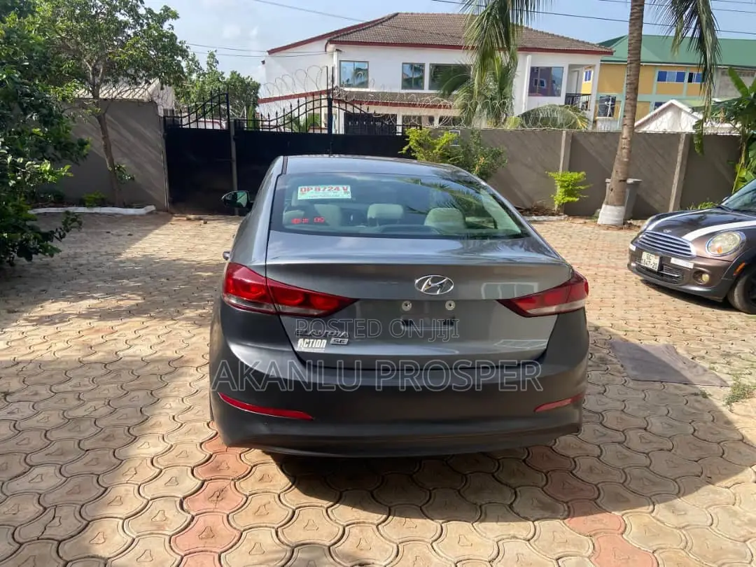 Hyundai Elantra 2018 Gray