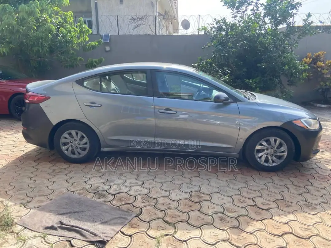 Hyundai Elantra 2018 Gray