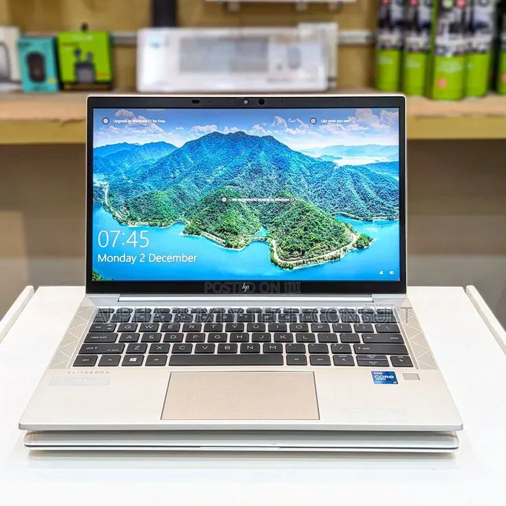 Laptop HP EliteBook 830 G8 8GB Intel Core i7 SSD 256GB