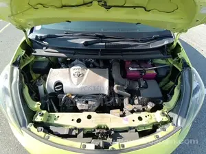 Toyota Sienta 2015 Yellow