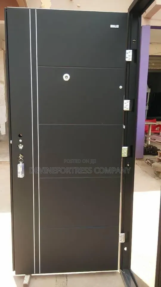 High Quality Single Black Steel Door Available in 11⁄2 as Well