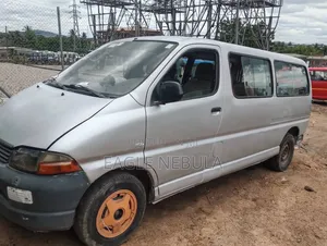 Toyota HiAce 2010 Red