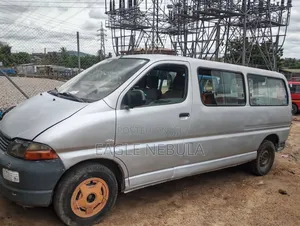 Toyota HiAce 2010 Red