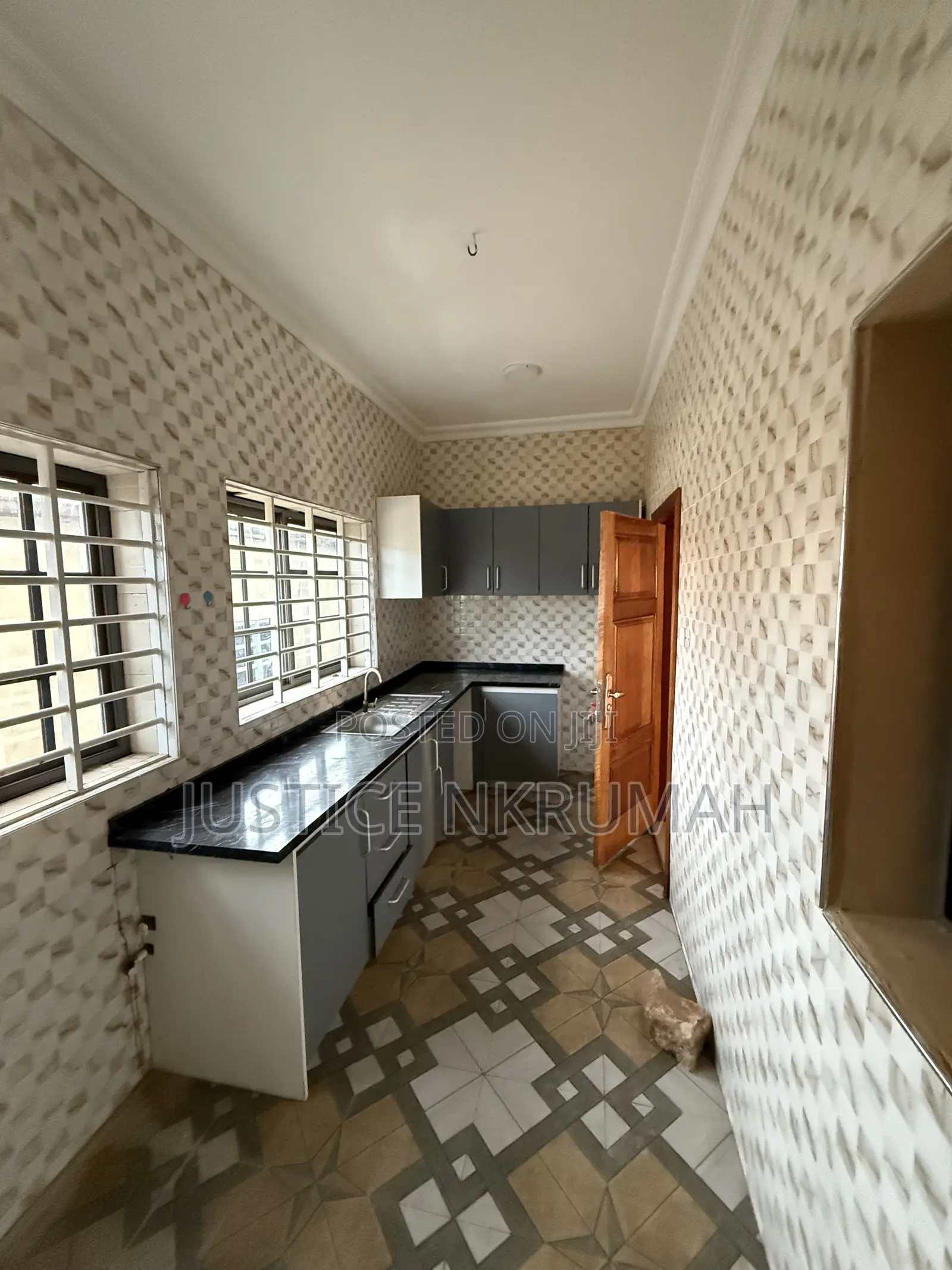 2bdrm Apartment in Mr. Justice Estates, West Hills Mall Area for rent