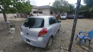 Toyota Vitz 1.3 AWD 3dr 2010 Silver