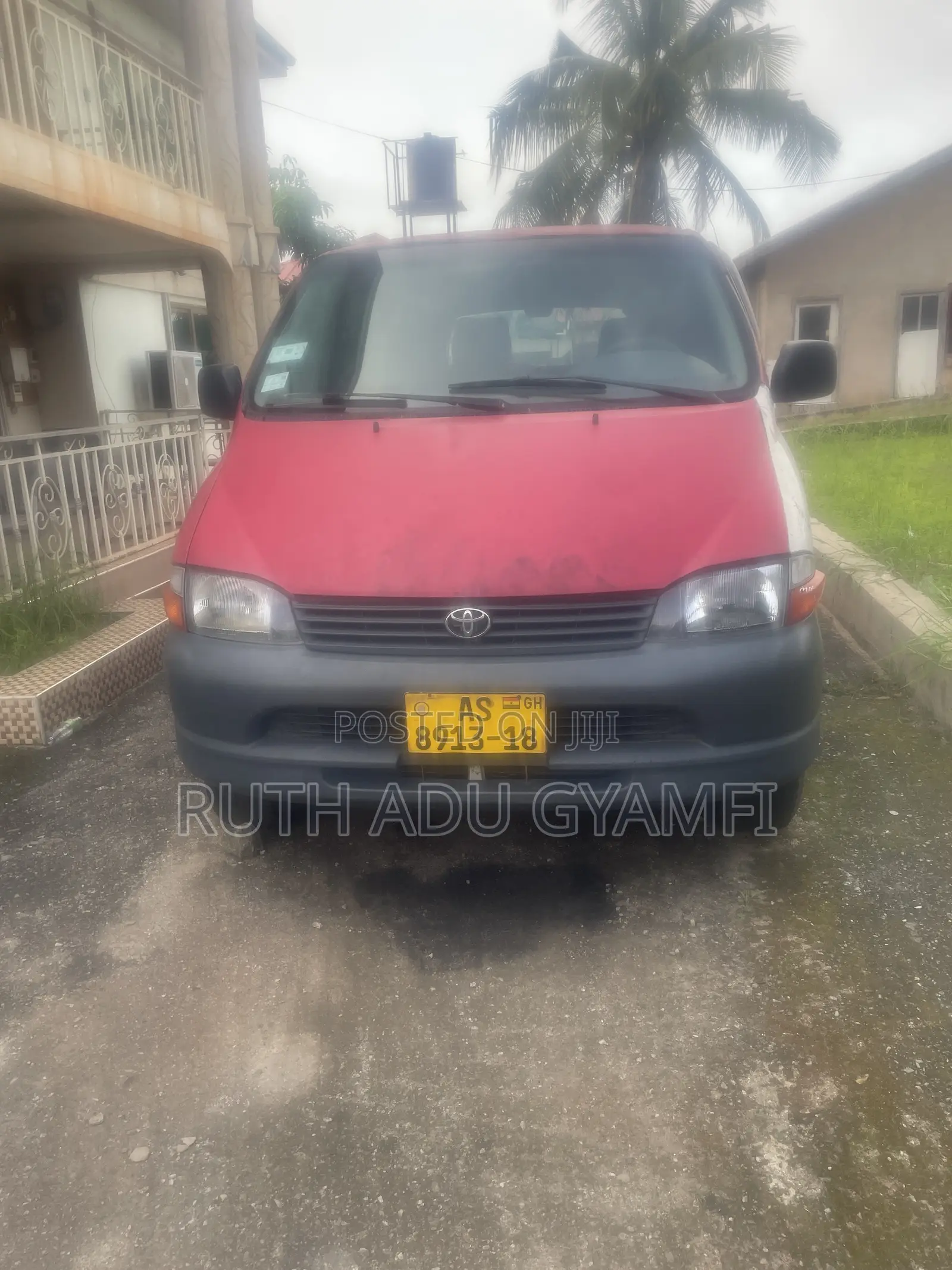 Toyota HiAce 2013 Red