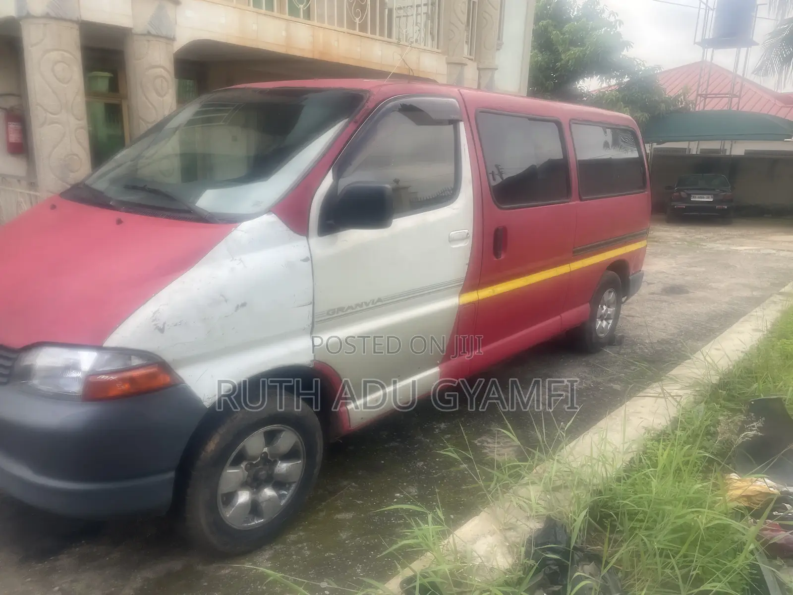Toyota HiAce 2013 Red