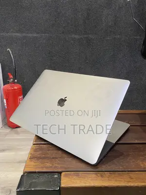 Laptop Apple MacBook Pro 2019 32GB Intel Core i9 SSD 512GB