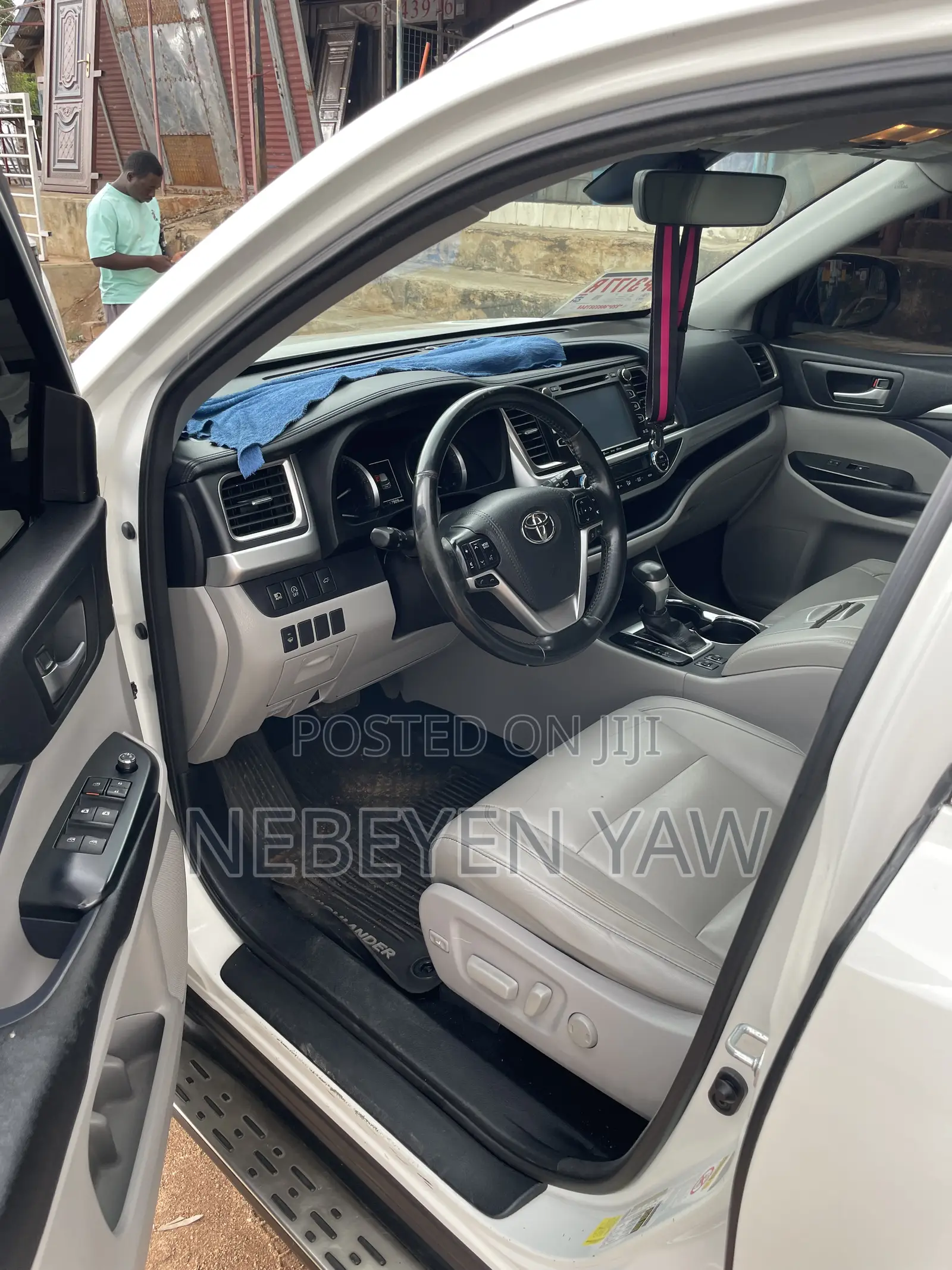 Toyota Highlander LE 4x2 (2.7L 4cyl 6A) 2017 White