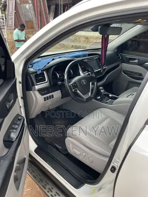 Toyota Highlander LE 4x2 (2.7L 4cyl 6A) 2017 White