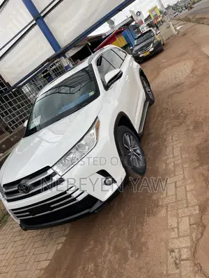 Toyota Highlander LE 4x2 (2.7L 4cyl 6A) 2017 White