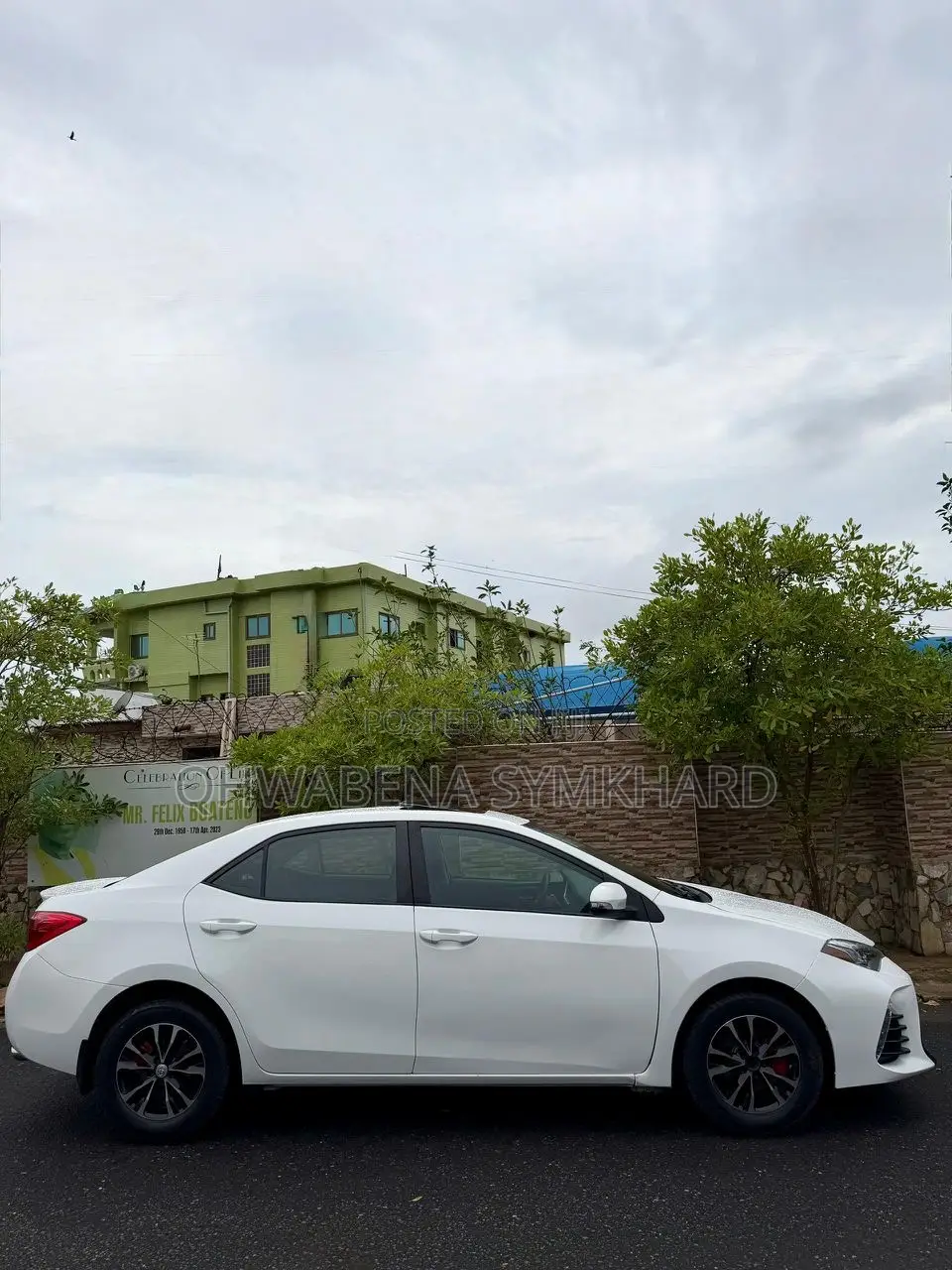 Toyota Corolla SE (1.8L 4cyl 2A) 2018 White