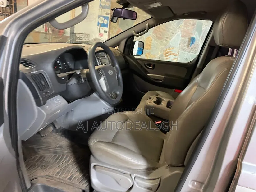 Hyundai Starex 2016 Silver