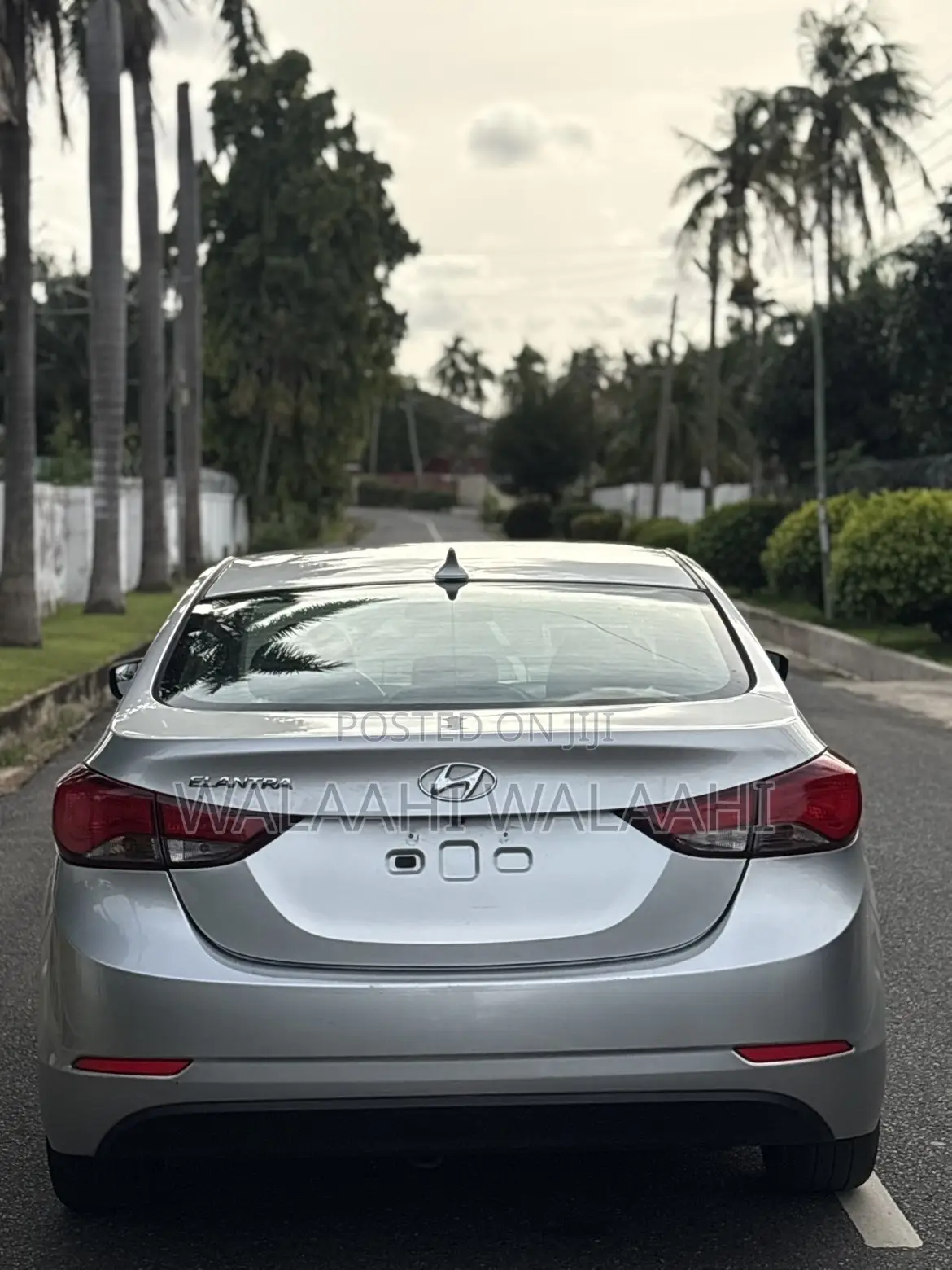 Hyundai Elantra Limited 4dr Sedan (1.8L 4cyl 6A) 2015 Silver