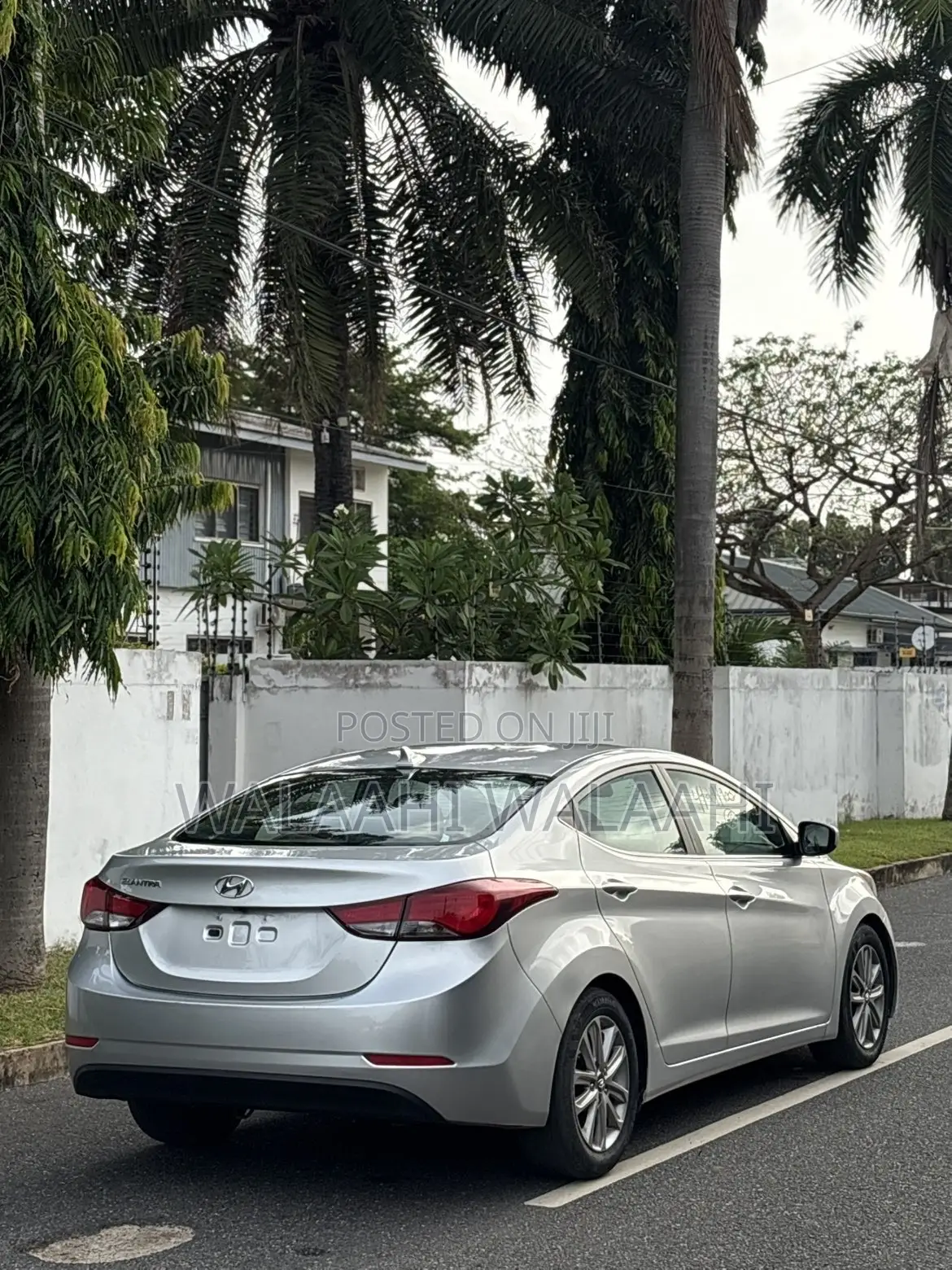 Hyundai Elantra Limited 4dr Sedan (1.8L 4cyl 6A) 2015 Silver