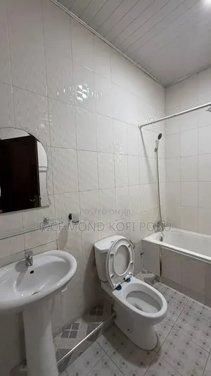 3bdrm House in Kofis Realty, Sakumono for rent