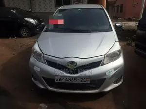 Toyota Vitz 2012 Gray
