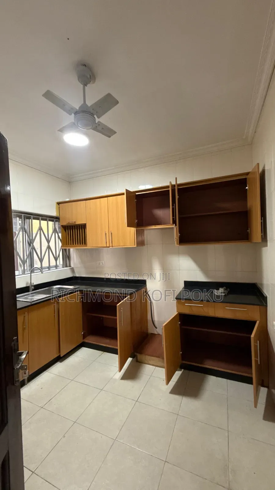 3bdrm House in Kofis Realty, Sakumono for rent