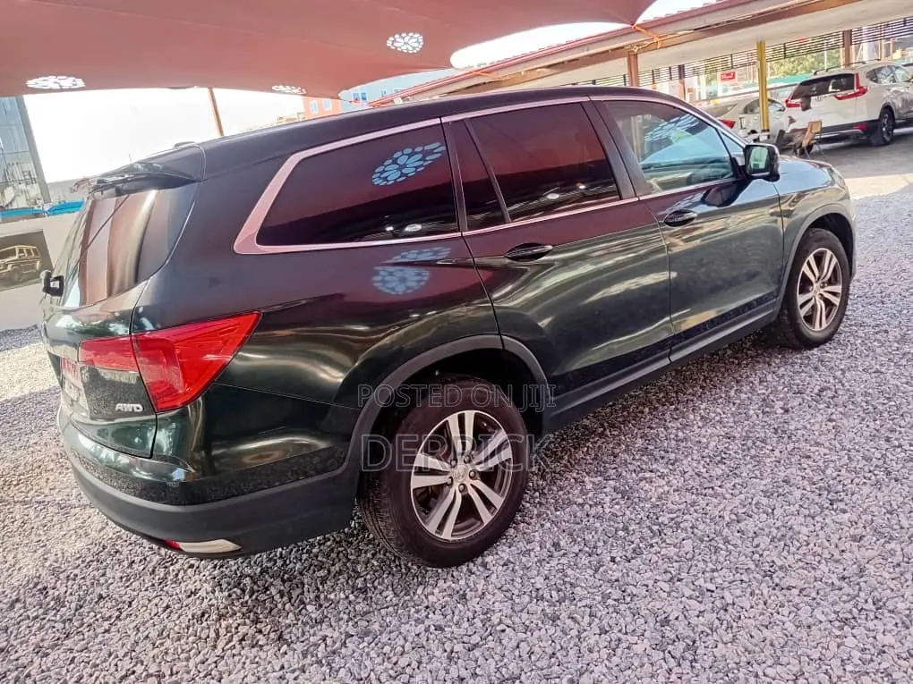 Honda Pilot Touring AWD 2018 Green