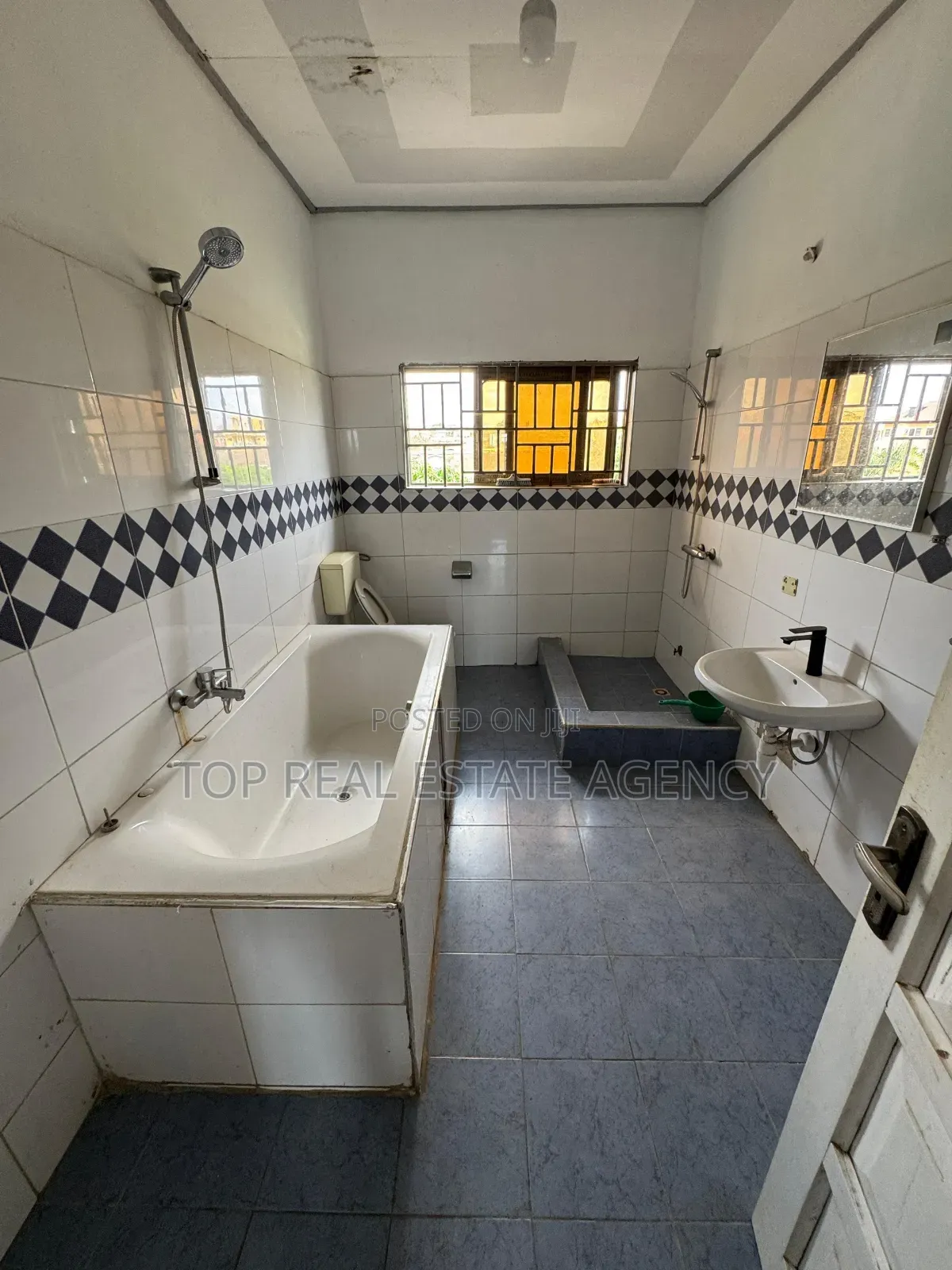 2bdrm Apartment in Dzorwulu for rent