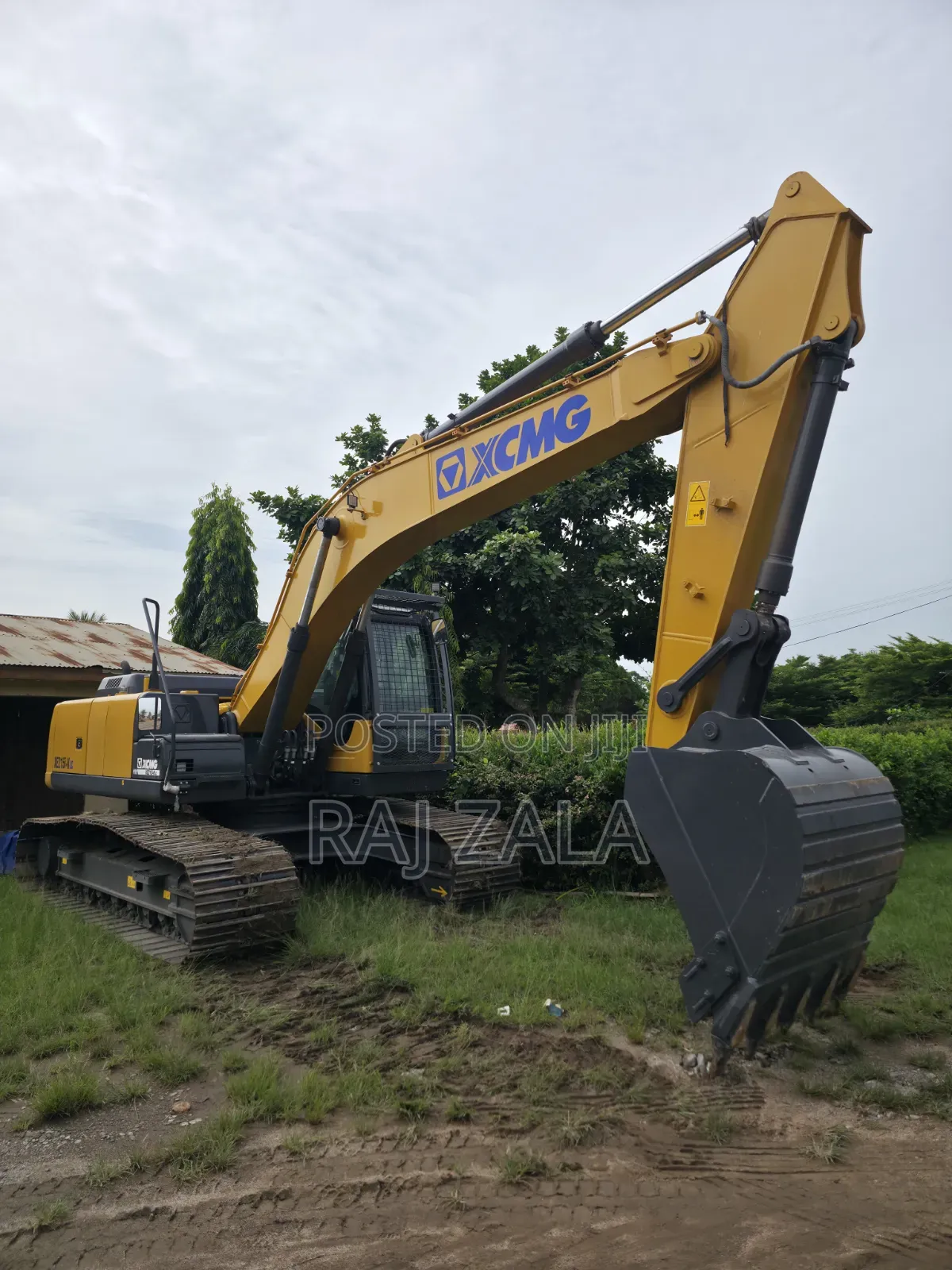 XCMG 215 Excavator