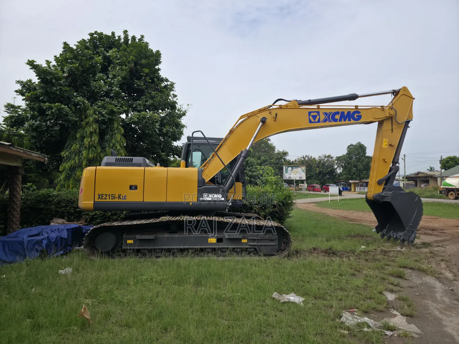 XCMG 215 Excavator