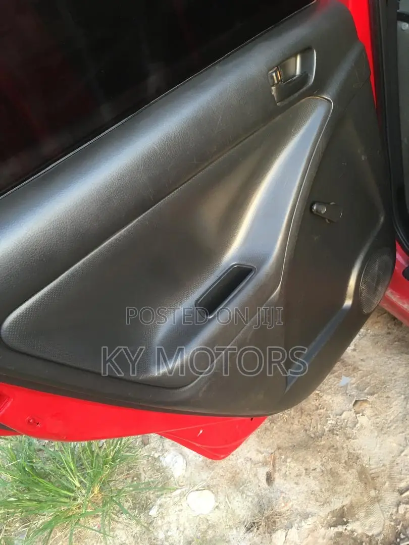 Toyota Matrix Hatchback AWD (1.8L 4cyl 4A) 2006 Red