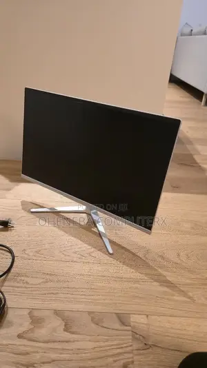 Desktop Computer 8GB AMD Ryzen 5 SSD 512GB