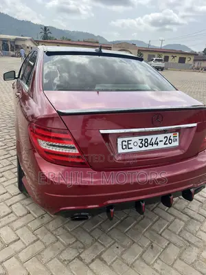 Mercedes-Benz C300 2012 Red