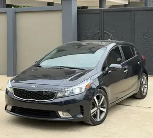 Kia Forte EX Hatchback 2017 Black