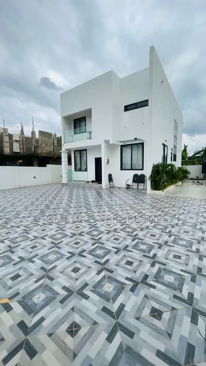 3bdrm Duplex in Amasaman Katapor for sale