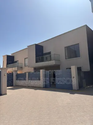 4bdrm House in School Junction for rent