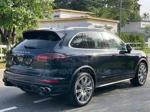 Porsche Cayenne S AWD 2018 Blue