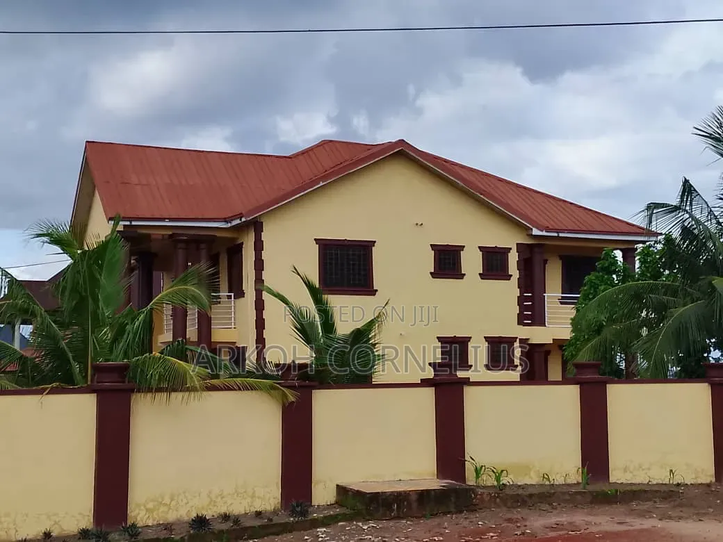 Furnished 8bdrm Mansion in Near Kwanwoma Shs for sale