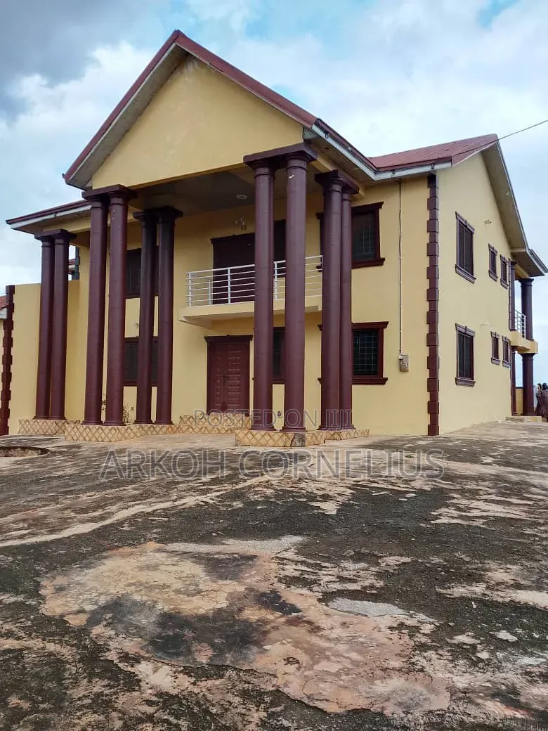 Furnished 8bdrm Mansion in Near Kwanwoma Shs for sale