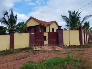Furnished 8bdrm Mansion in Near Kwanwoma Shs for sale