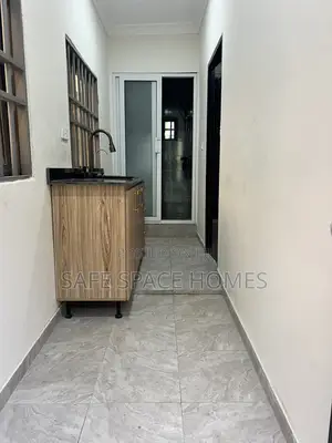 1bdrm House in Trade Fair for rent