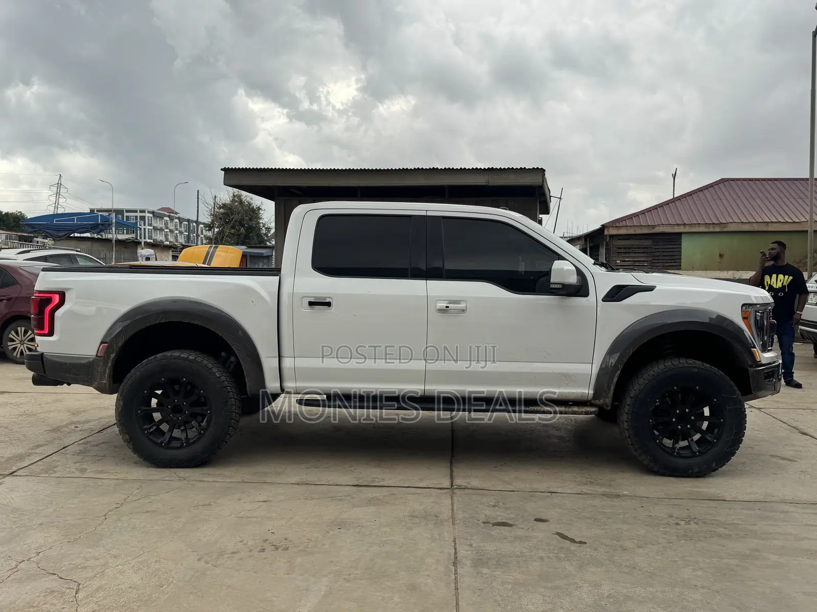 Ford F-150 Raptor 4x4 SuperCrew Cab Styleside 5.5 ft. box 145 in. WB