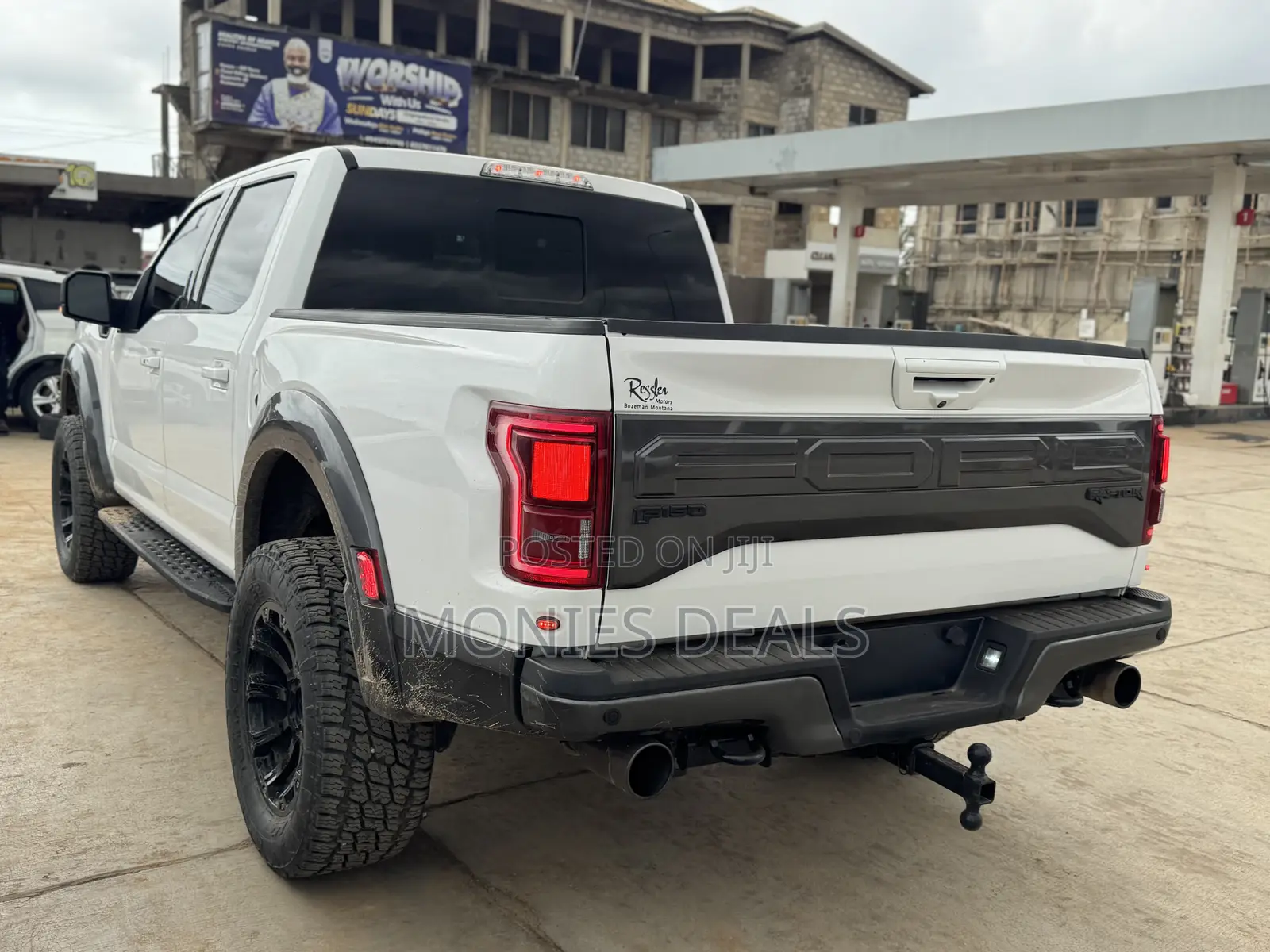 Ford F-150 Raptor 4x4 SuperCrew Cab Styleside 5.5 ft. box 145 in. WB