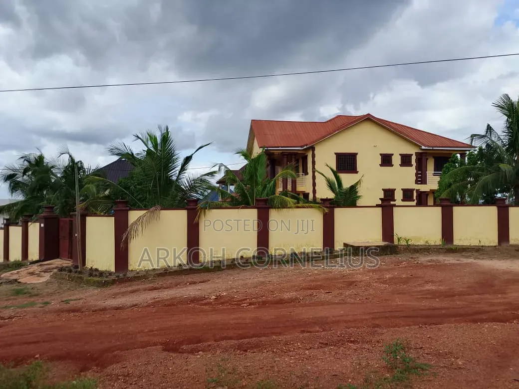 Furnished 8bdrm Mansion in Near Kwanwoma Shs for sale