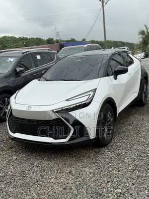 Toyota C-HR 2025 White