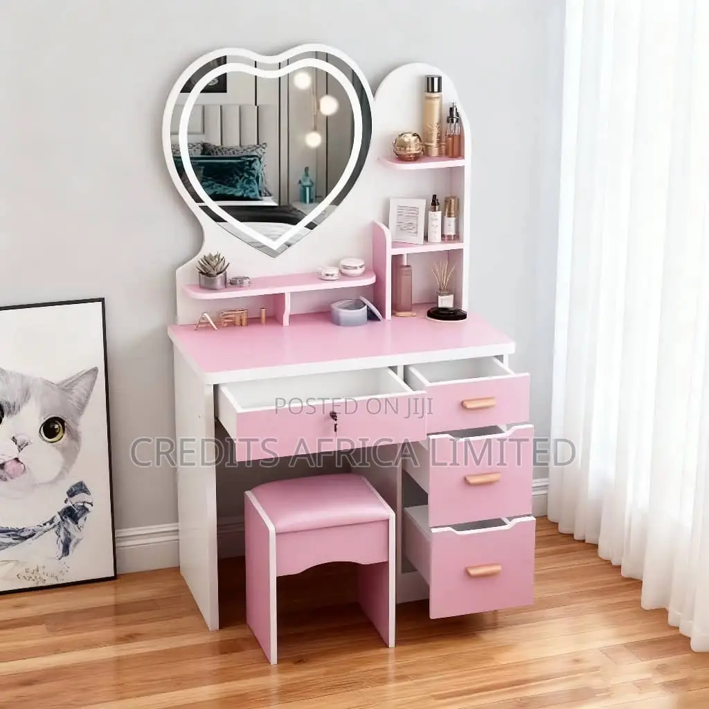 Ladies Dresser