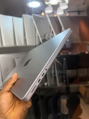 Laptop Apple MacBook Pro 2023 M3 14-inch 8GB Apple M3 Pro SSD 512GB
