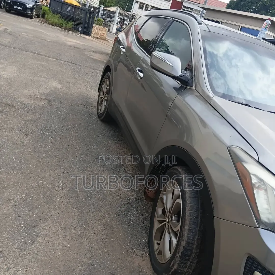 Hyundai Santa Fe 2014 Gold