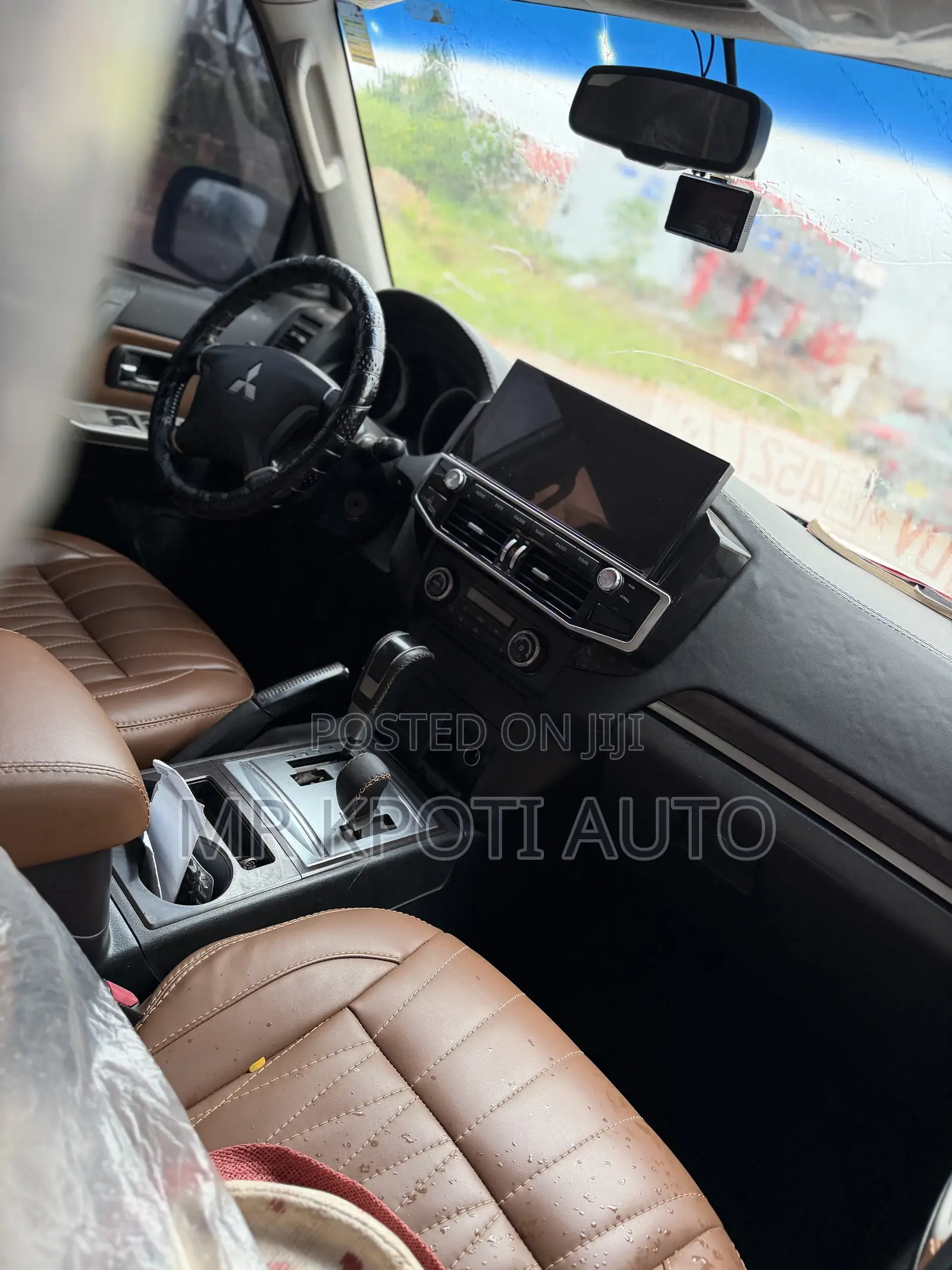 Mitsubishi Pajero 2009 White